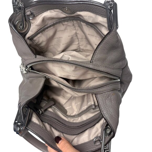 Michael Kors Raven Leather Shoulder Bag โ Grey โ Small / Gently Used - Picture 3 of 15